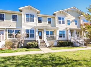 1240 County Road D E UNIT 16, Maplewood, MN 55109