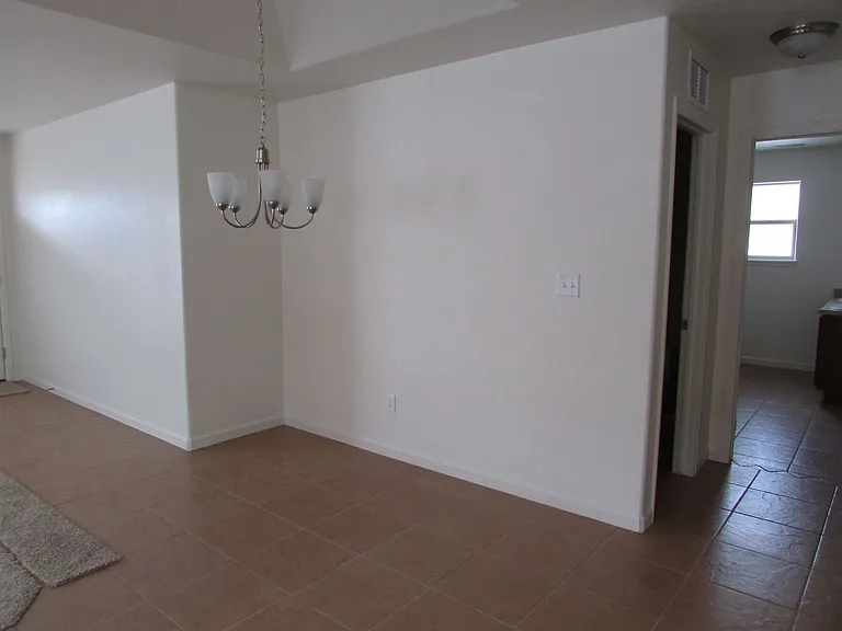 2456 Hannah Ln — Photo 8