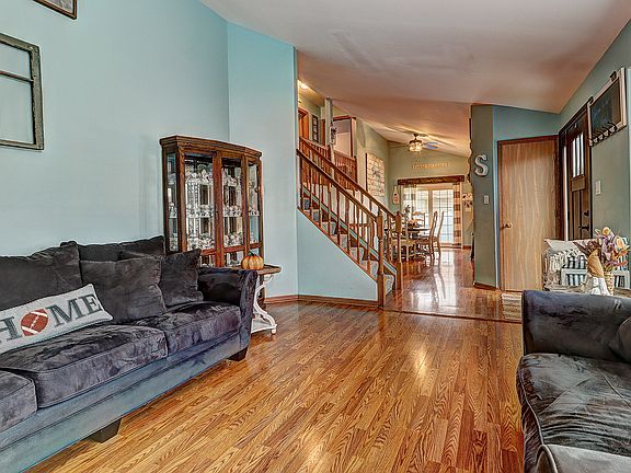 3rd image of 1923 Cumberland Dr