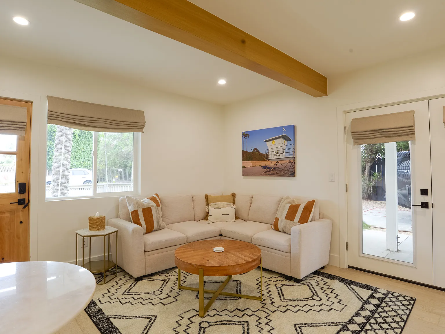 2 bed, 1372 sqft, $5,000 — Photo 2