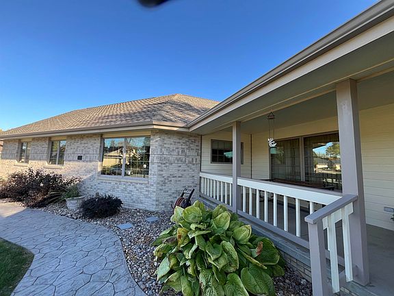 2nd image of 825 Madden Rd