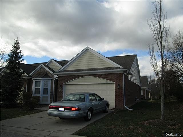 1st image of 1806 Maple Park Dr E