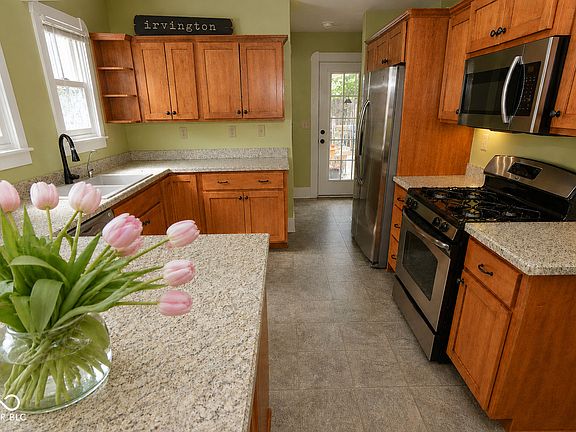 4th image of 5524 E Michigan St