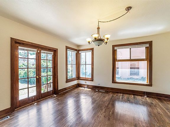 5th image of 1644 Saint Paul St