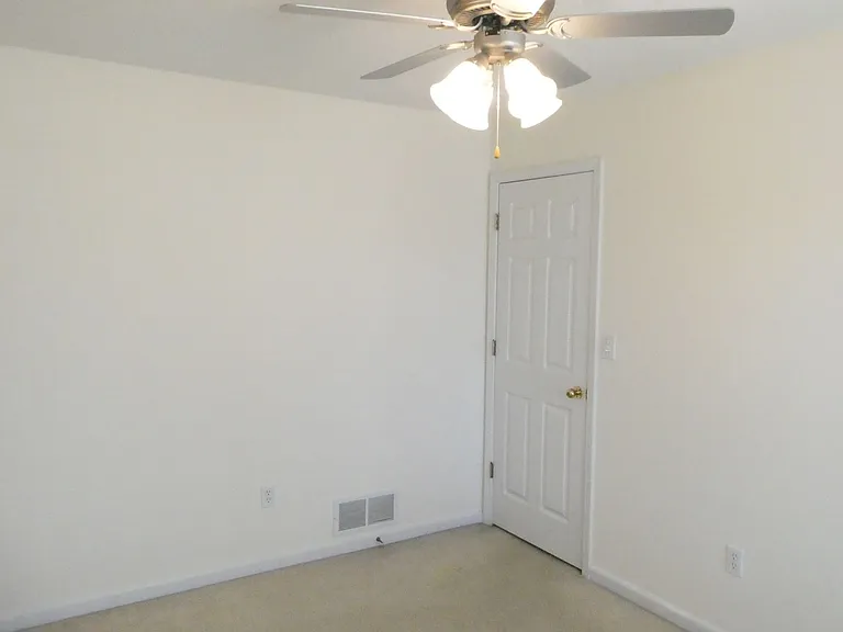 2314 Lichfield Dr — Photo 8