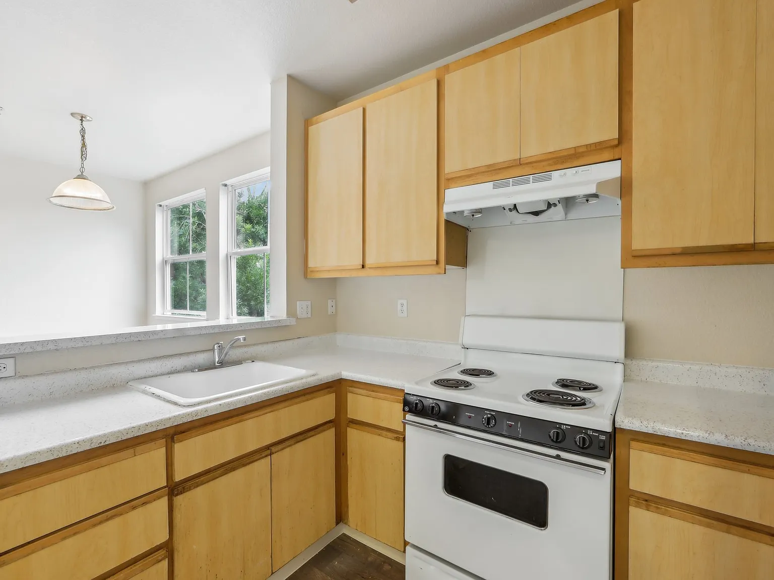 Gadberry Court — Photo 2