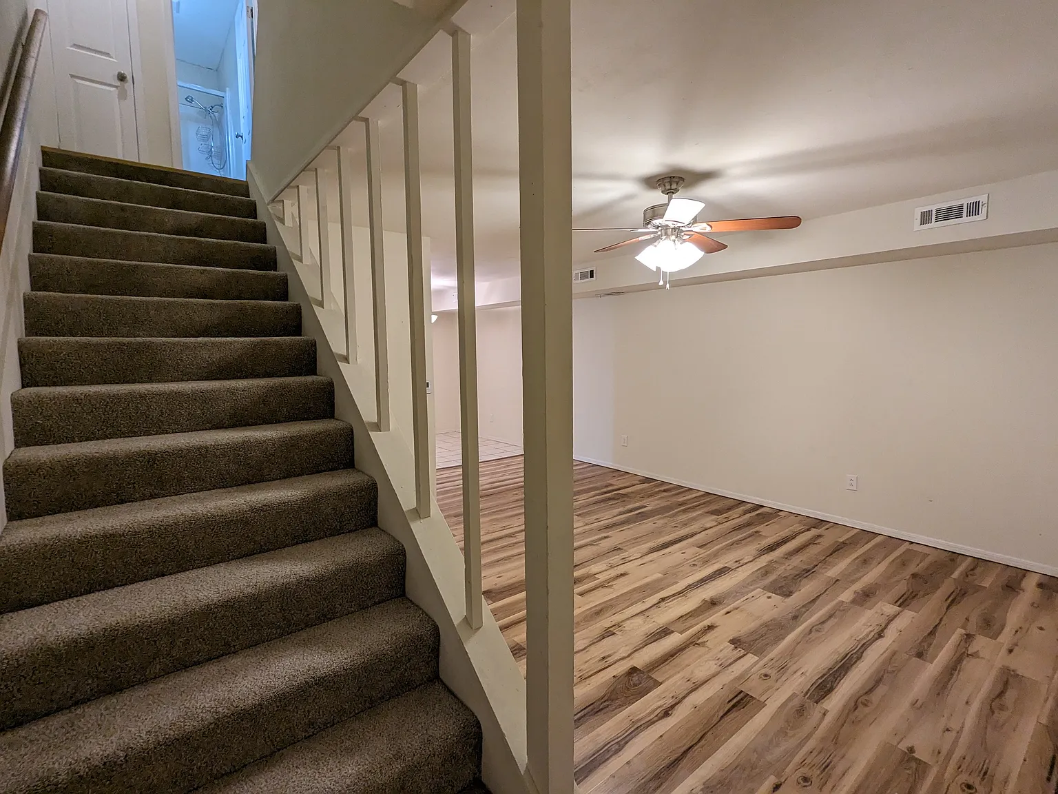 2 bed, 1.5 bath, 950 sqft, $995 — Photo 2