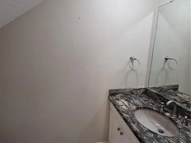 232 Marina Dr — Photo 10