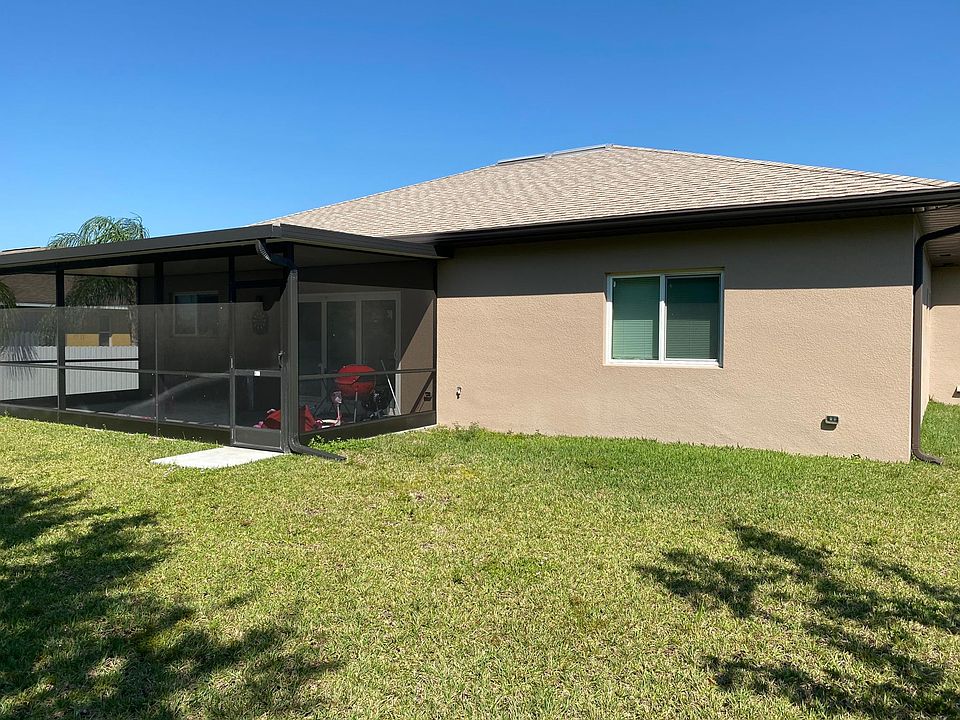 1st image of 400 NW 11th Ter