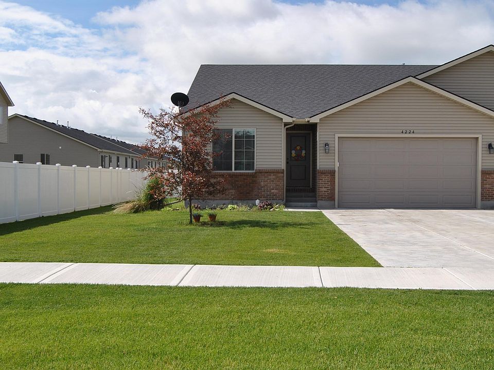 1st image of 4224 E Roy Cir