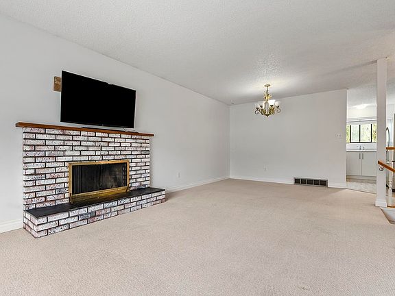 3rd image of 2369 Wakefield Ct