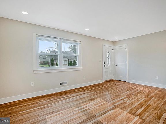 4th image of 1406 Glenwilde Rd