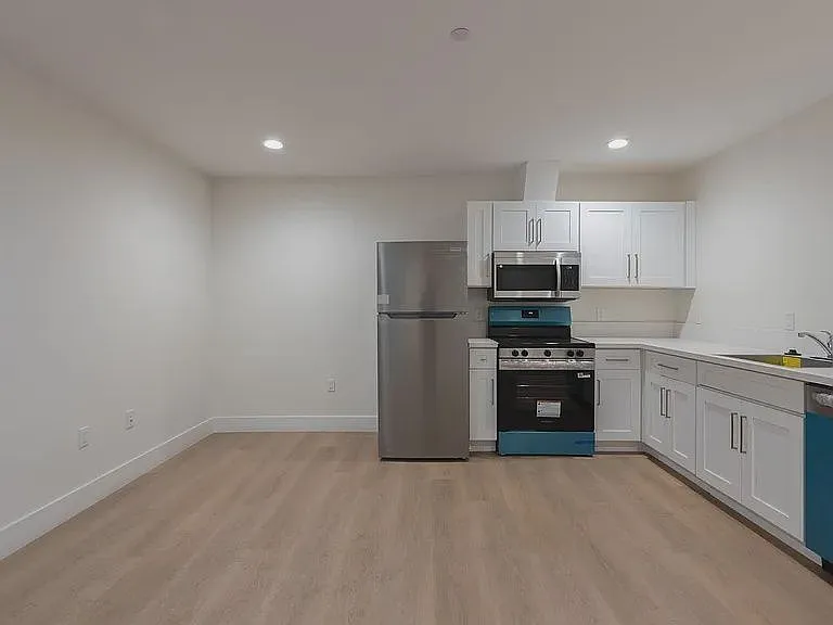 1 bed, 1.0 bath, 650 sqft, $1,793 — Photo 2