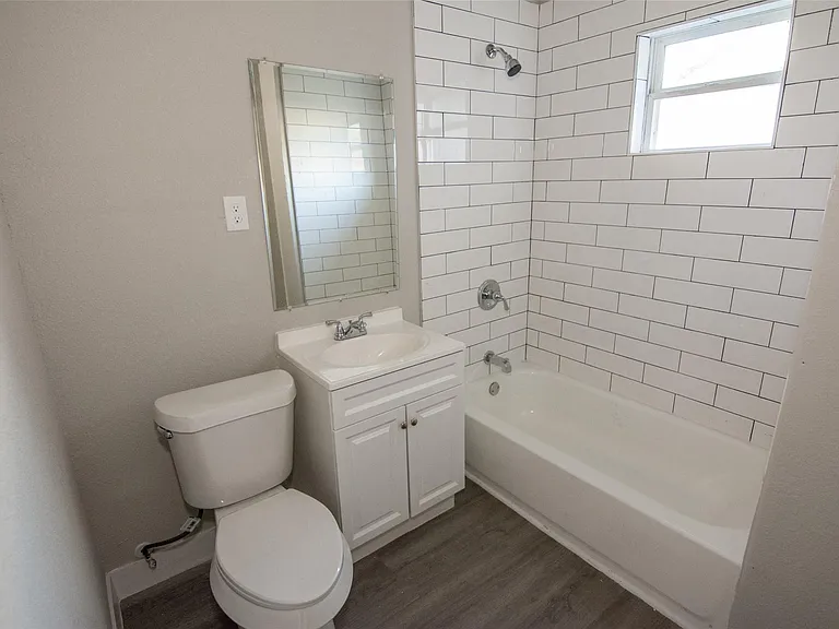3307 Broadway St #5 — Photo 8