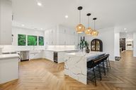 Carolcrest Cir-L0907-018.jpg