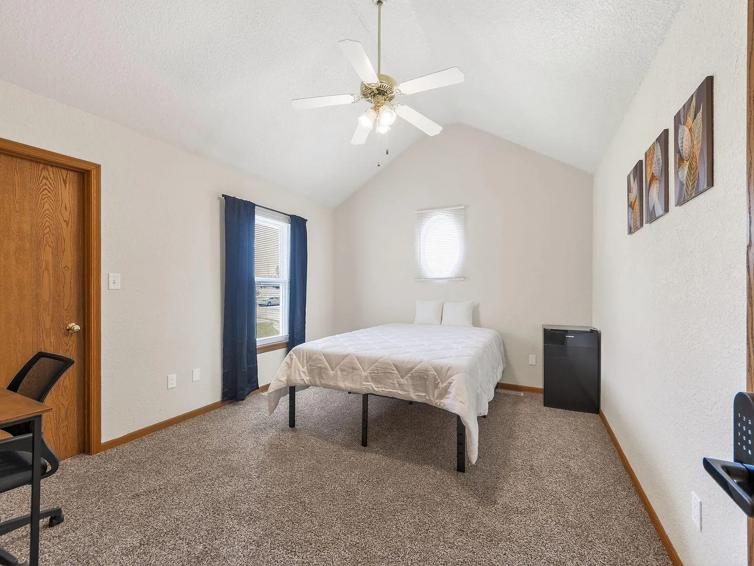 4 bed, 4.0 bath, 1500 sqft, $1,122 — Photo 1