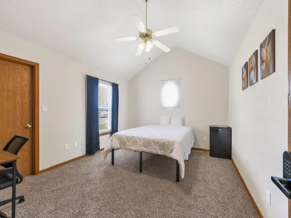 (undisclosed Address), Blue Springs, MO 64014