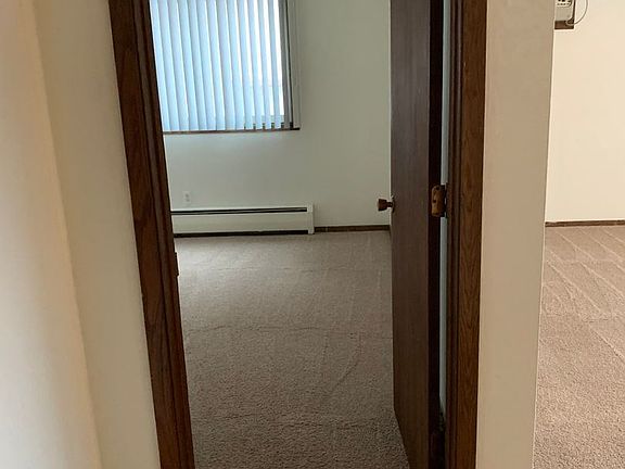 3rd image of 3312 Minnehaha Ave APT 8