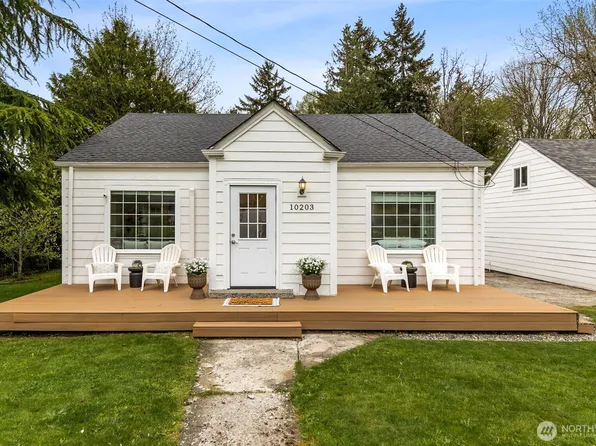 10203 McKinley Avenue E, Tacoma, WA 98445