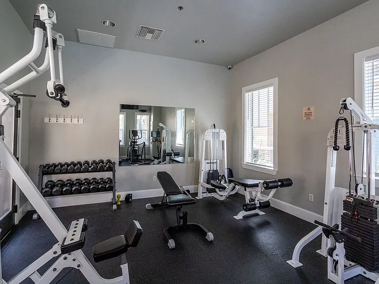 de Tolosa Ranch Apartments — Photo 10