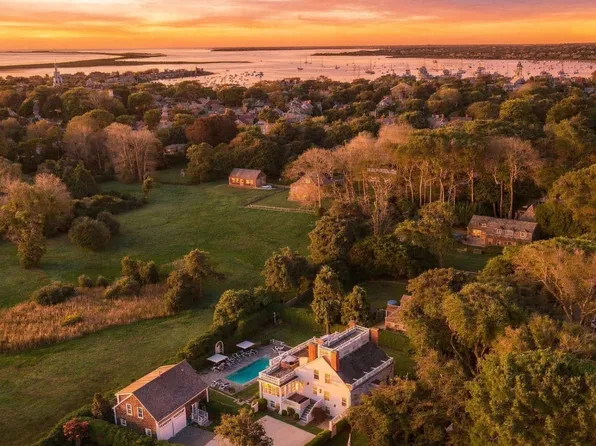 141 Main St, Nantucket, MA 02554