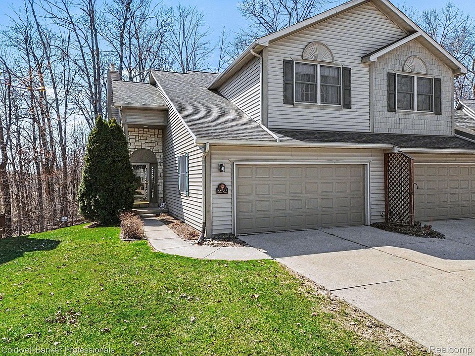 1st image of 252 Stratford Ln
