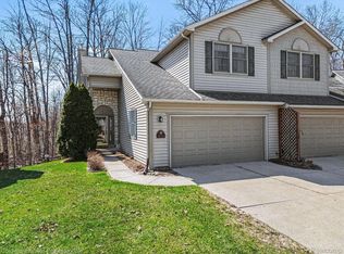 252 Stratford Ln, Lake Orion, MI