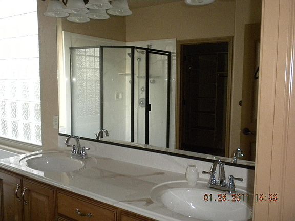 4th image of 2391 S Canterbury Rd