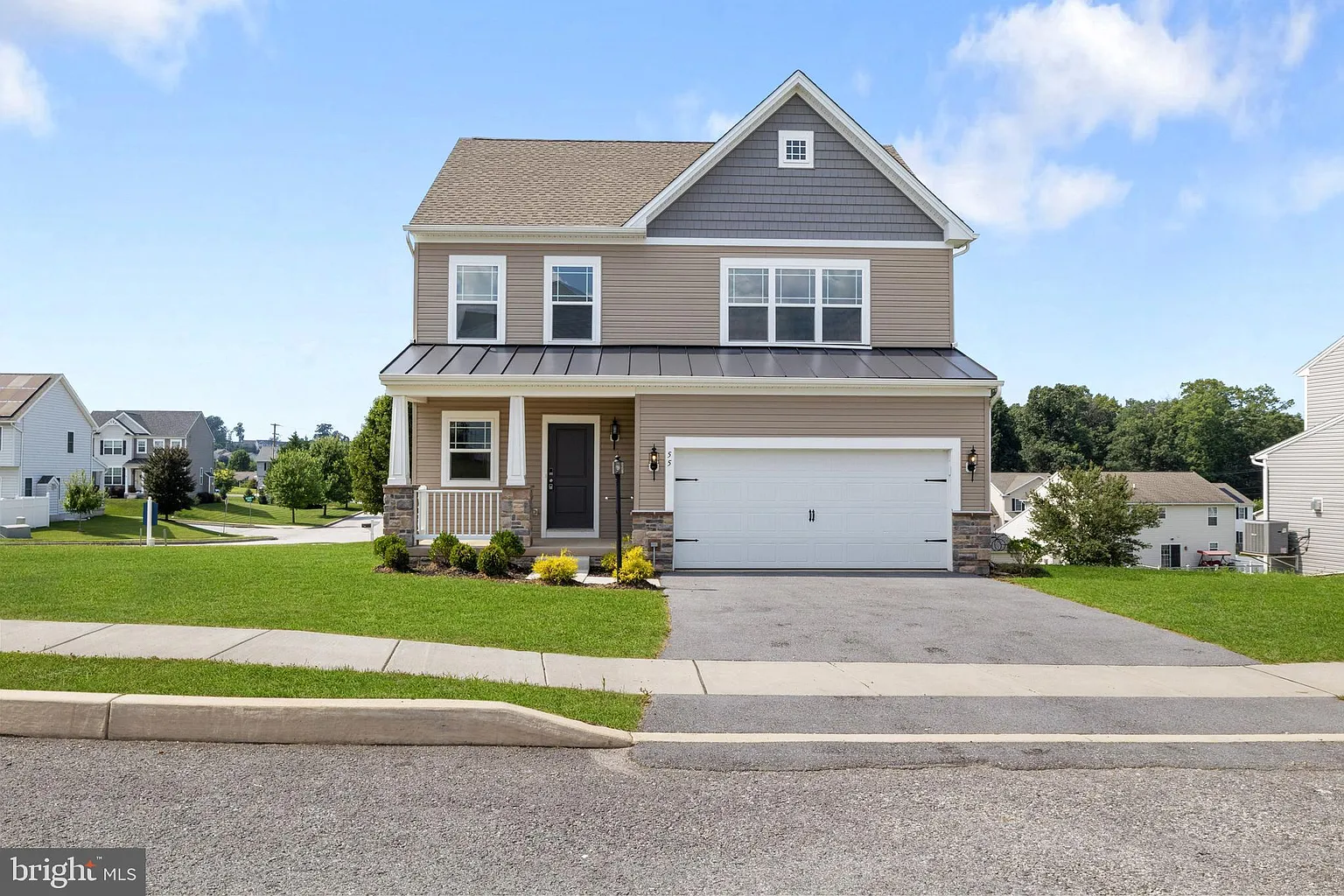 55 Madison Dr photo 1
