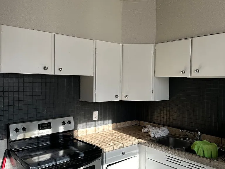House- NE — Photo 9