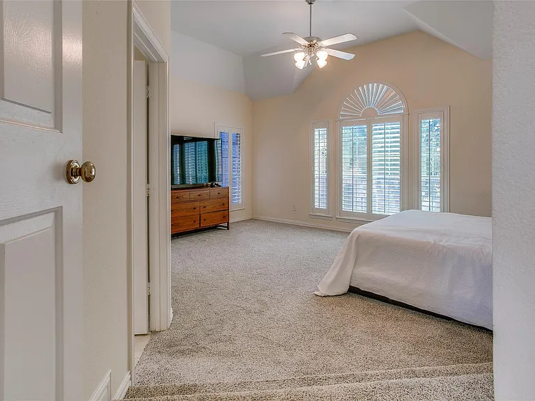 14628 Dickenson Ct — Photo 21