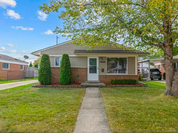 23000 Avon St, Saint Clair Shores, MI 48082