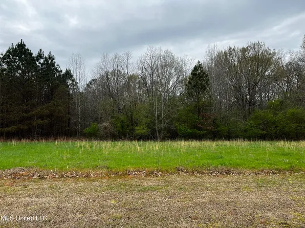 12.79 Country Club Rd, Senatobia, MS 38668
