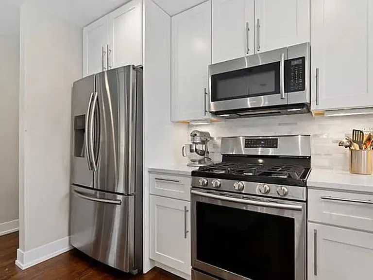 803 Rose Ave — Photo 4