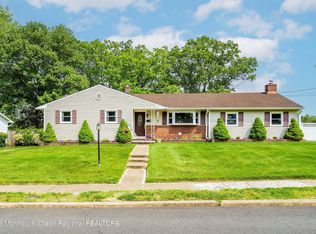 39 Spring Hill Dr, Howell, NJ 07731