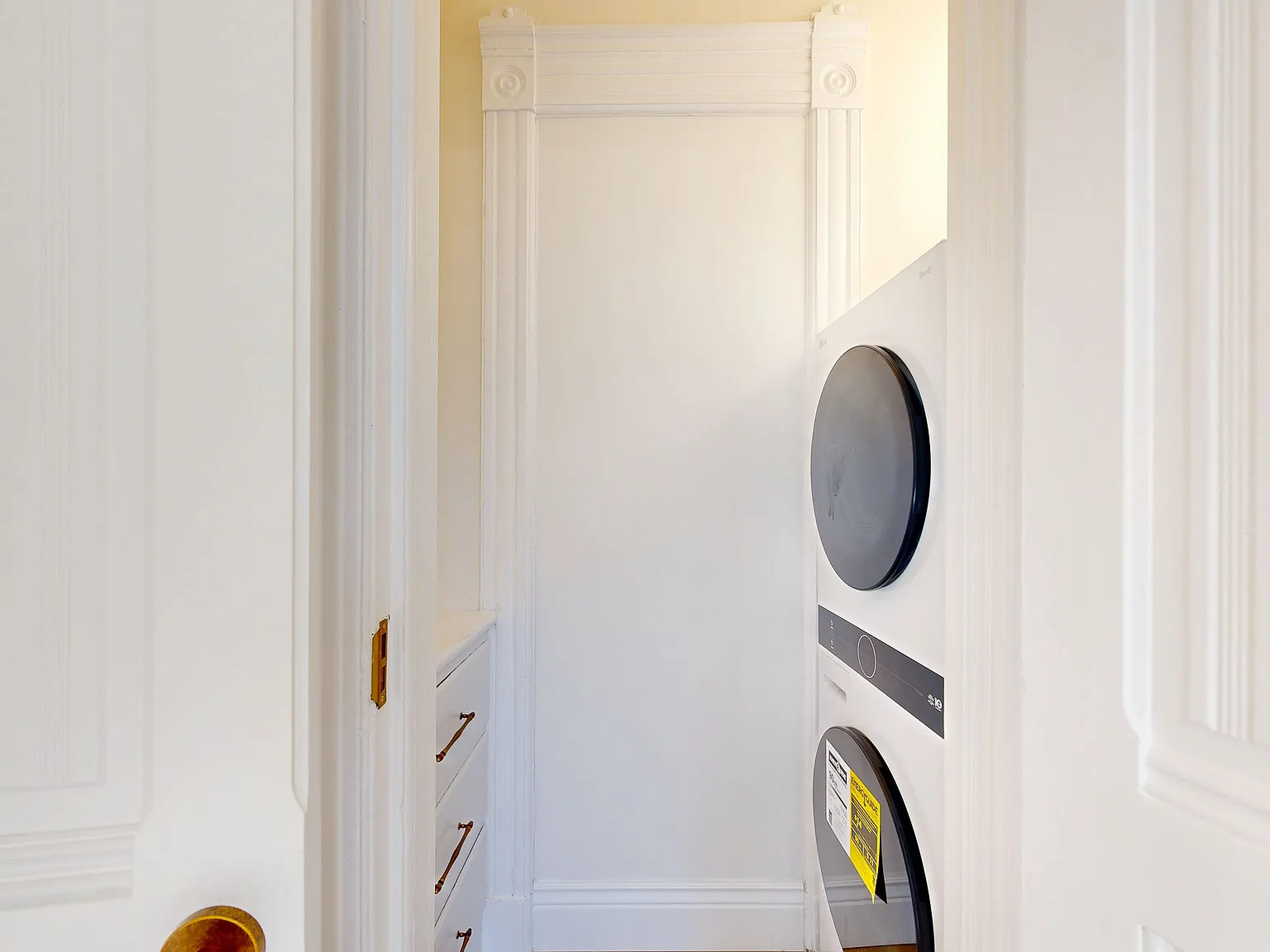 Fully Remodeled 3BR/2BA with In-Unit Laundry - 154 Ord Street — Photo 4
