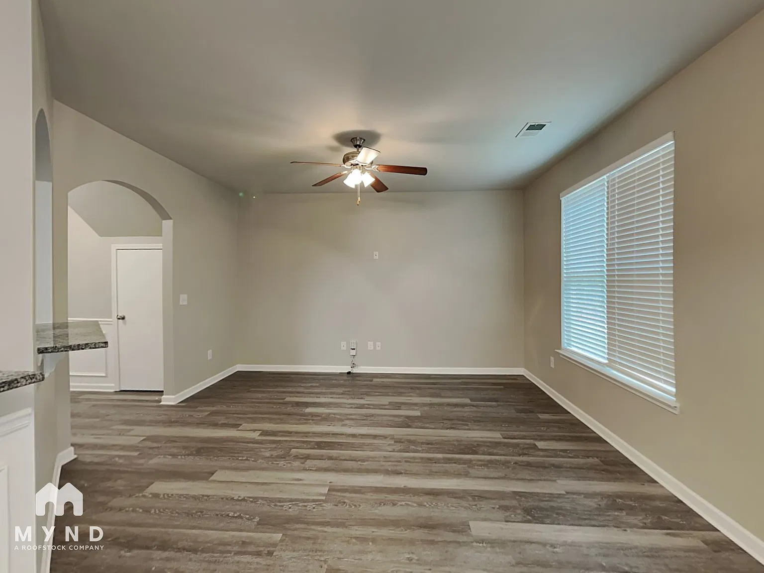 4 bed, 2.5 bath, 1621 sqft, $2,115 — Photo 3