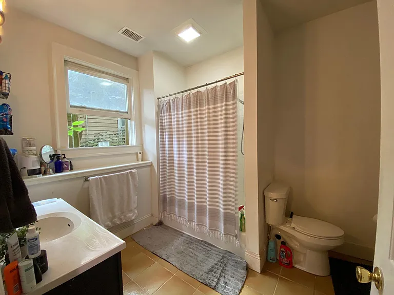 595 Pickett St SE #C — Photo 15