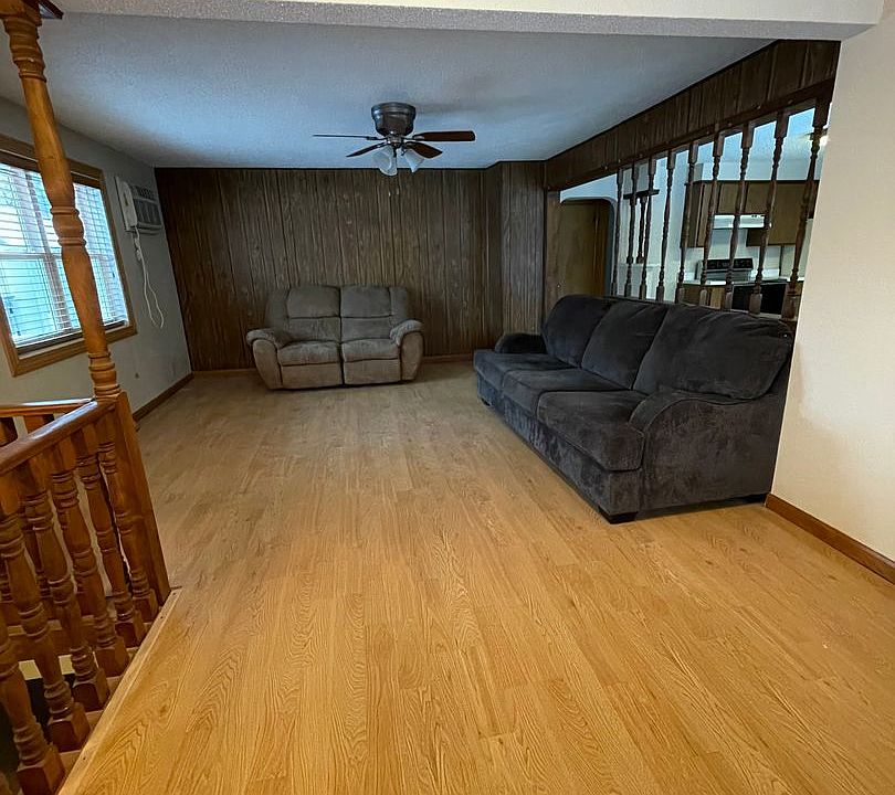 1st image of 27 9th St E