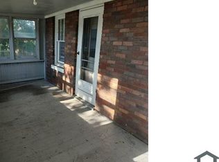 906 15th St, Rockford, IL 61104
