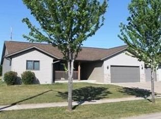 1458 Cliffview Ave, Onalaska, WI 54650