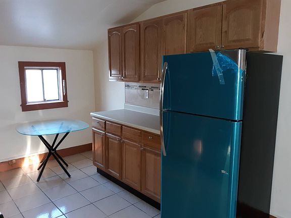 2nd image of 11-13 Beekman Ave Fl 3rd