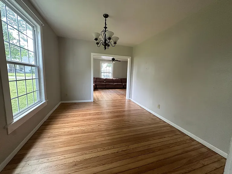 410 Avenue 1 NE — Photo 3