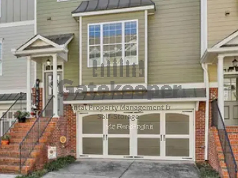 605 Lexington Vlg — Photo 1