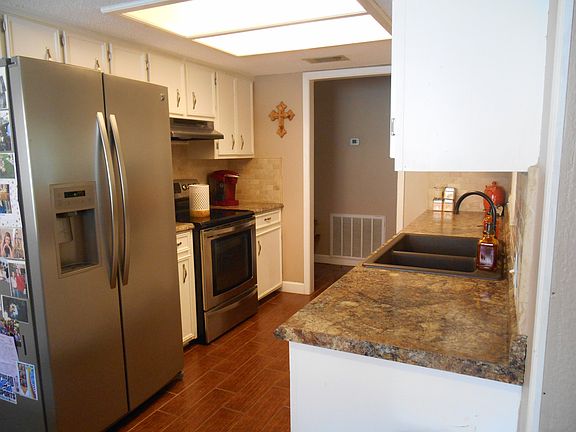4th image of 201 Beechwood Dr