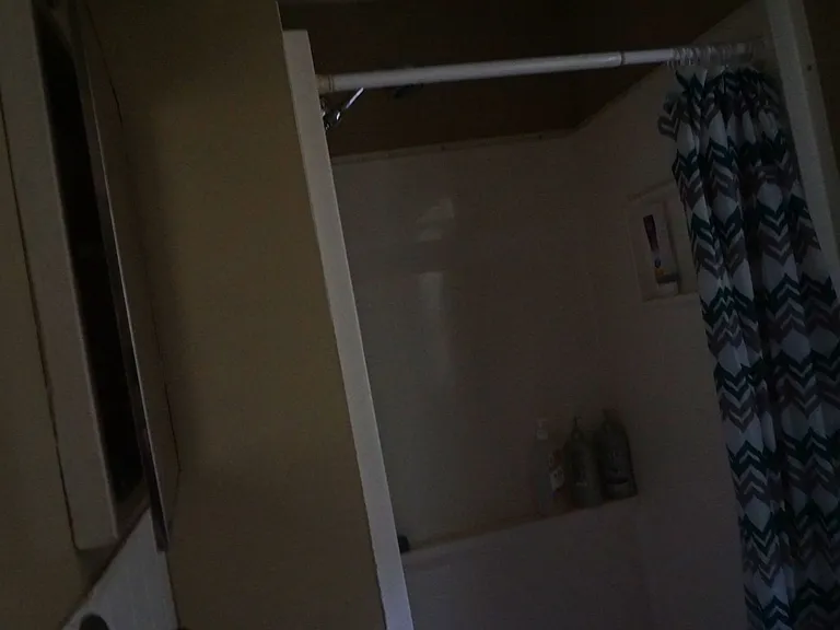 406 E College St — Photo 5
