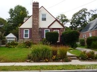20 Lincoln Rd, West Hempstead, NY 11552