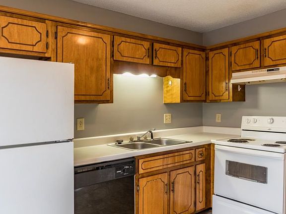 3rd image of 705 Peachers Dr APT B