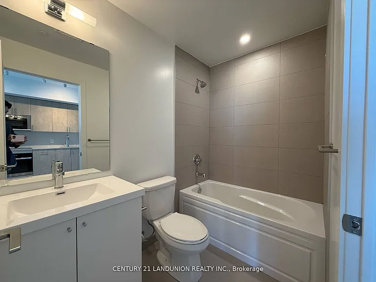 2545 Simcoe St N #Penthouse 19 — Photo 14
