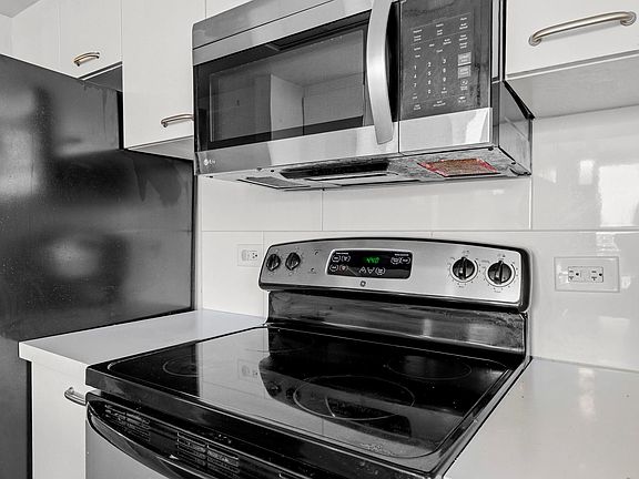 5th image of 3525 Sage Rd APT 504